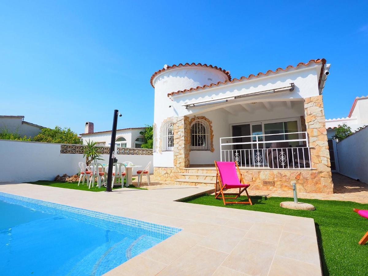 Holiday Home Alberes By Interhome Empuriabrava Eksteriør bilde