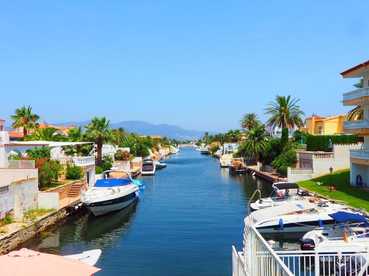 Holiday Home Alberes By Interhome Empuriabrava Eksteriør bilde