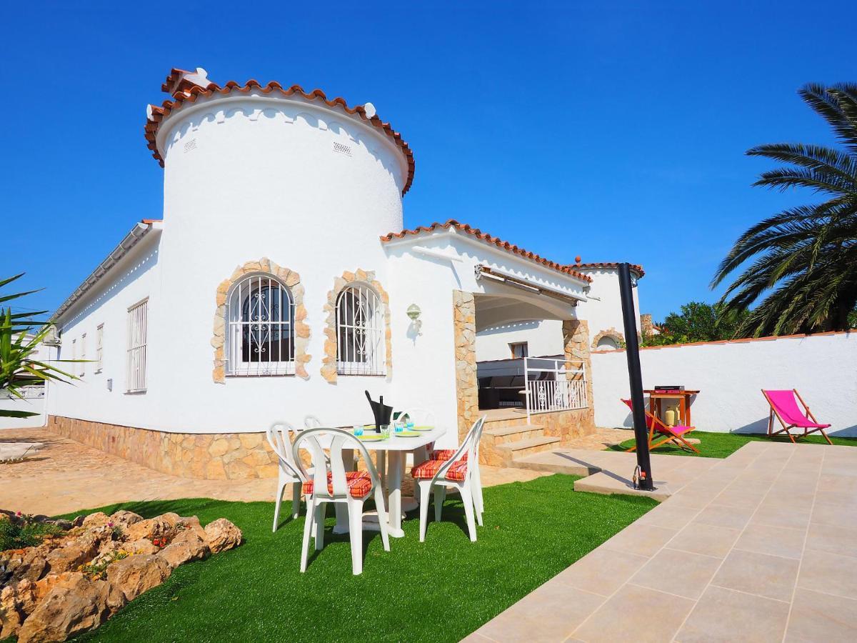 Holiday Home Alberes By Interhome Empuriabrava Eksteriør bilde
