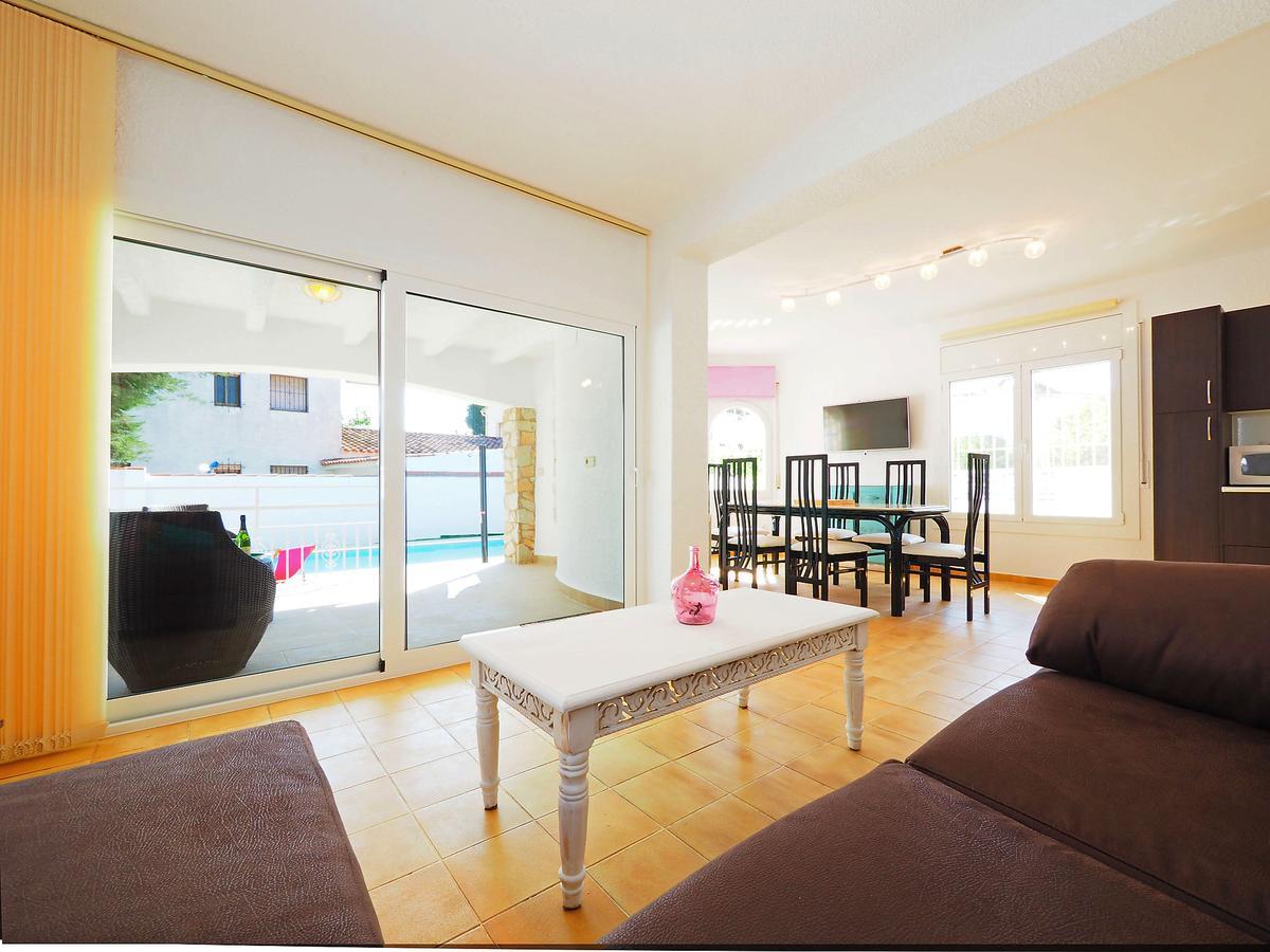 Holiday Home Alberes By Interhome Empuriabrava Eksteriør bilde